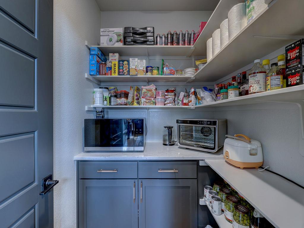 102 N Creek Ct, Bertram, TX 78605