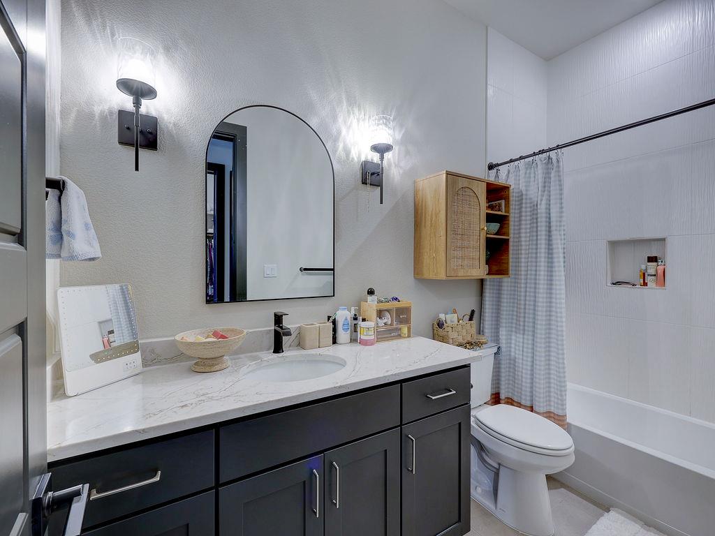 102 N Creek Ct, Bertram, TX 78605