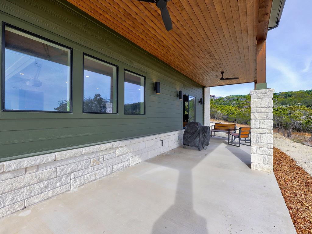 102 N Creek Ct, Bertram, TX 78605