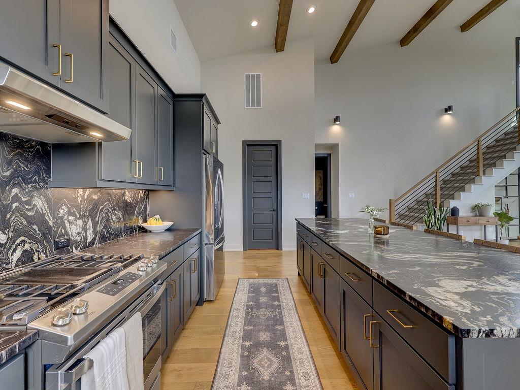 102 N Creek Ct, Bertram, TX 78605