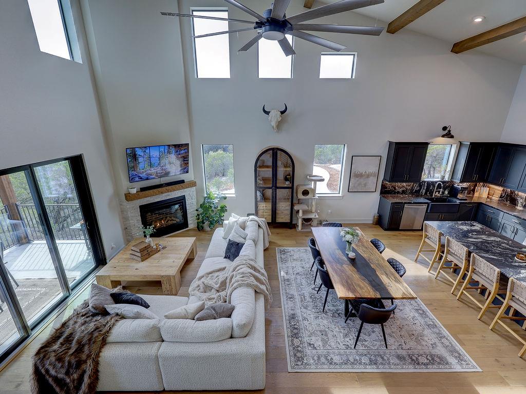 102 N Creek Ct, Bertram, TX 78605