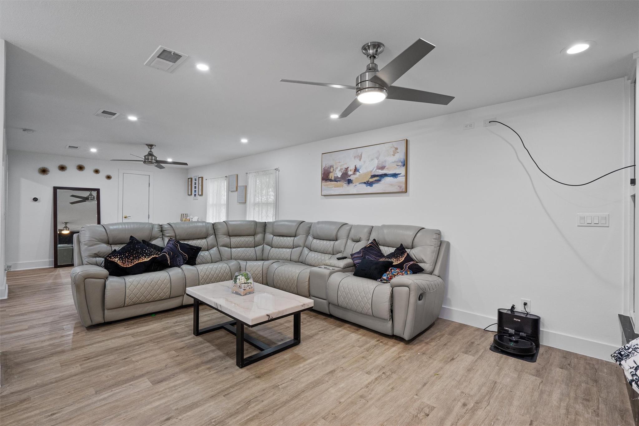 1520 Avenue C N, Elgin, TX 78621