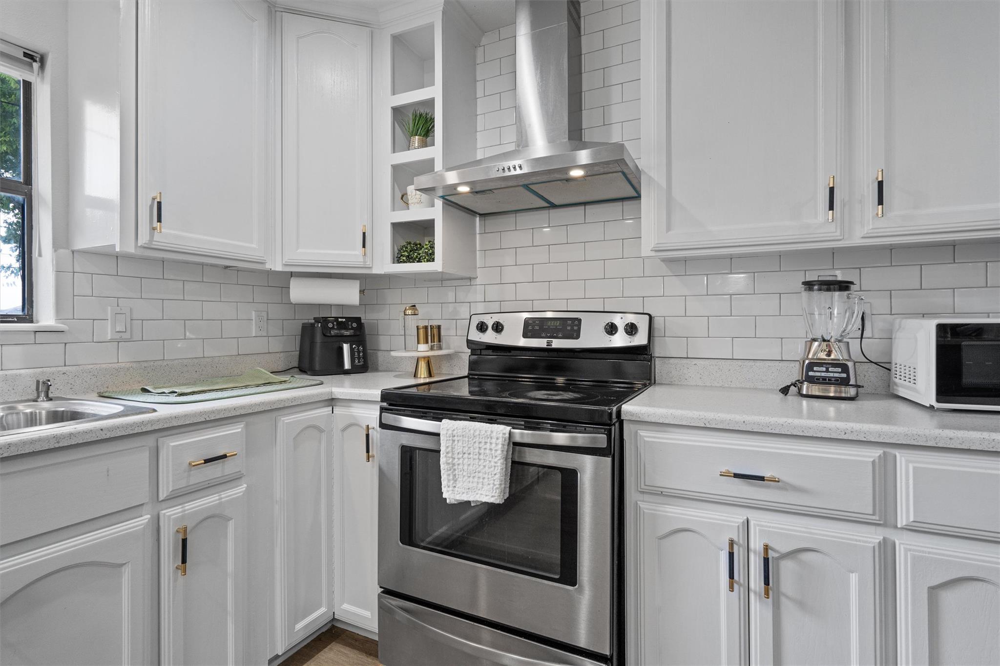 1520 Avenue C N, Elgin, TX 78621