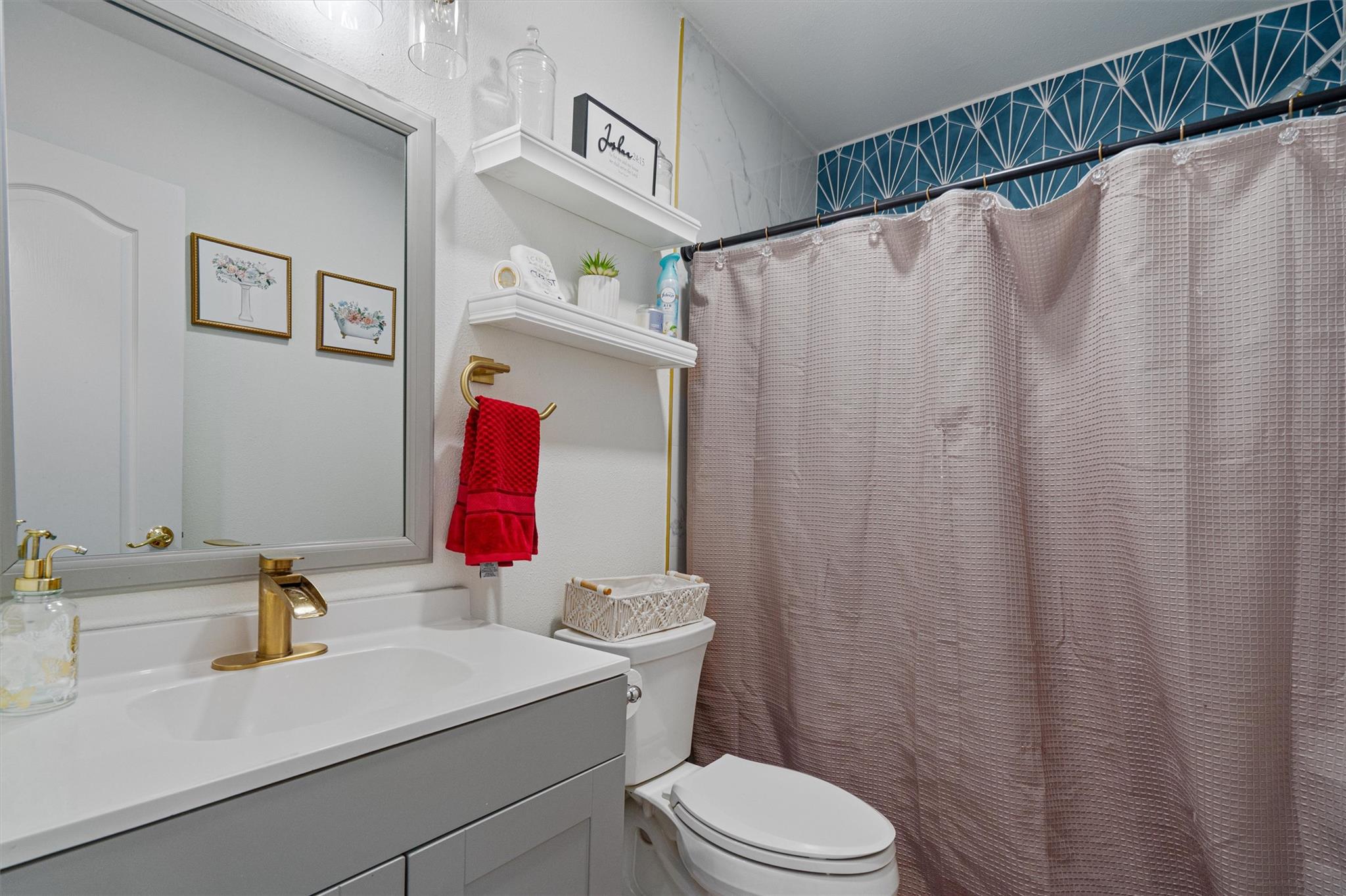 1520 Avenue C N, Elgin, TX 78621