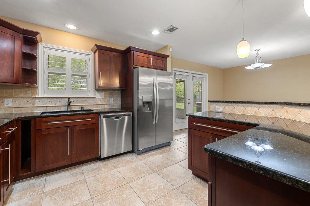 8307 Stillwood Ln, Austin, TX 78757