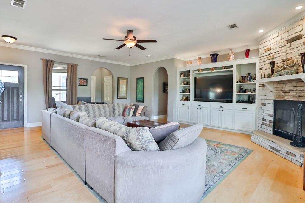 3995 COUNTY ROAD 405, Lexington, TX 78947