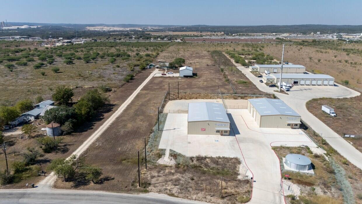 6802 S Old Bastrop Highway, San Marcos, TX 78666