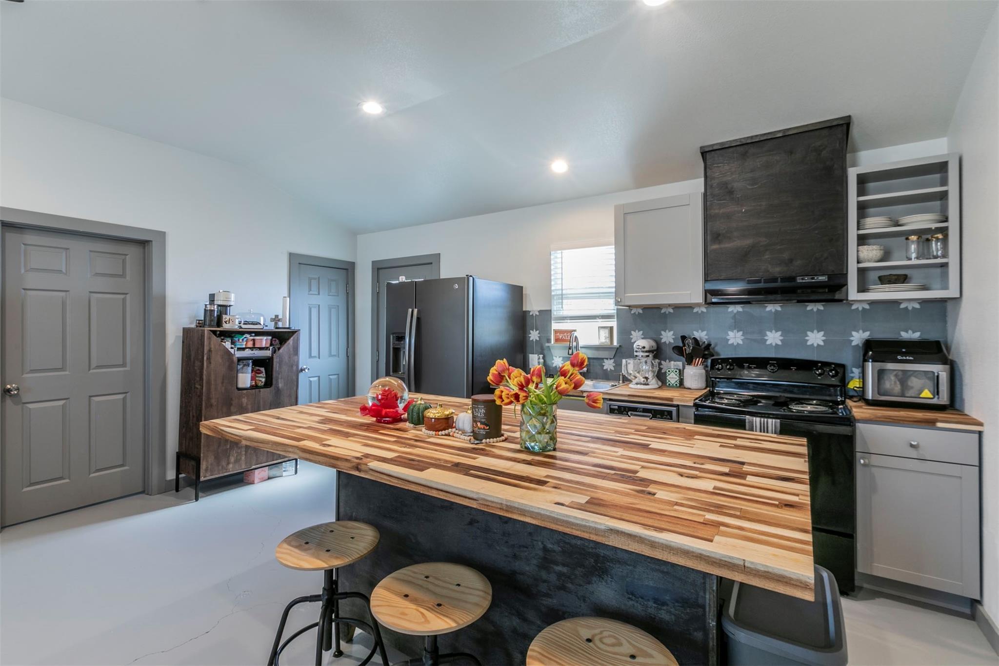 4613 Joseph Dr, Round Rock, TX 78665