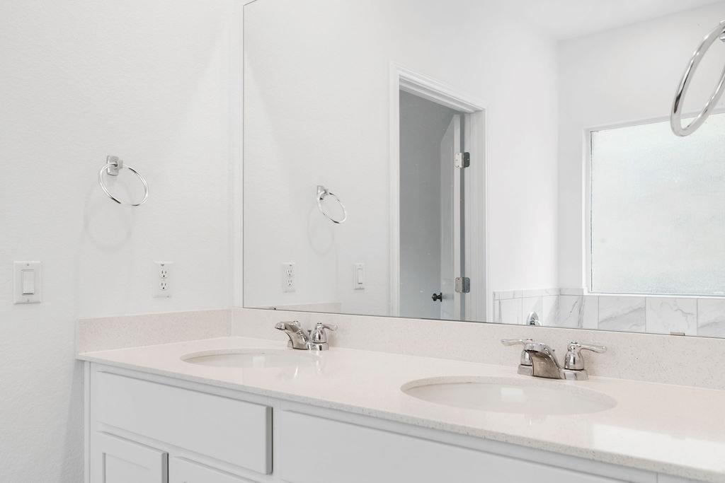 1205 Sweetspire St, Leander, TX 78641