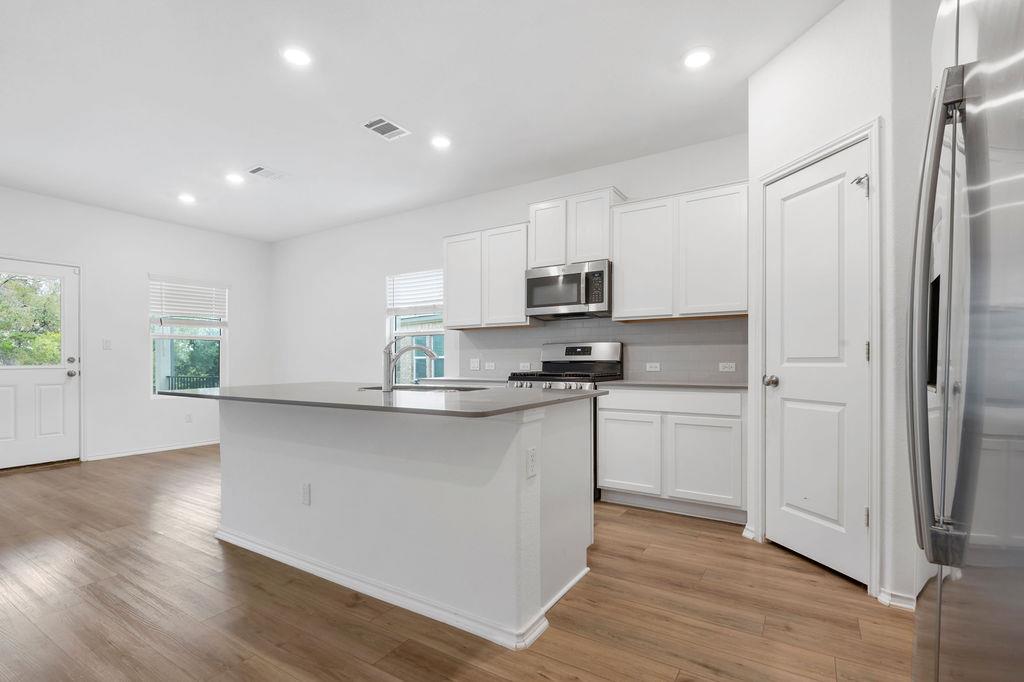 1205 Sweetspire St, Leander, TX 78641