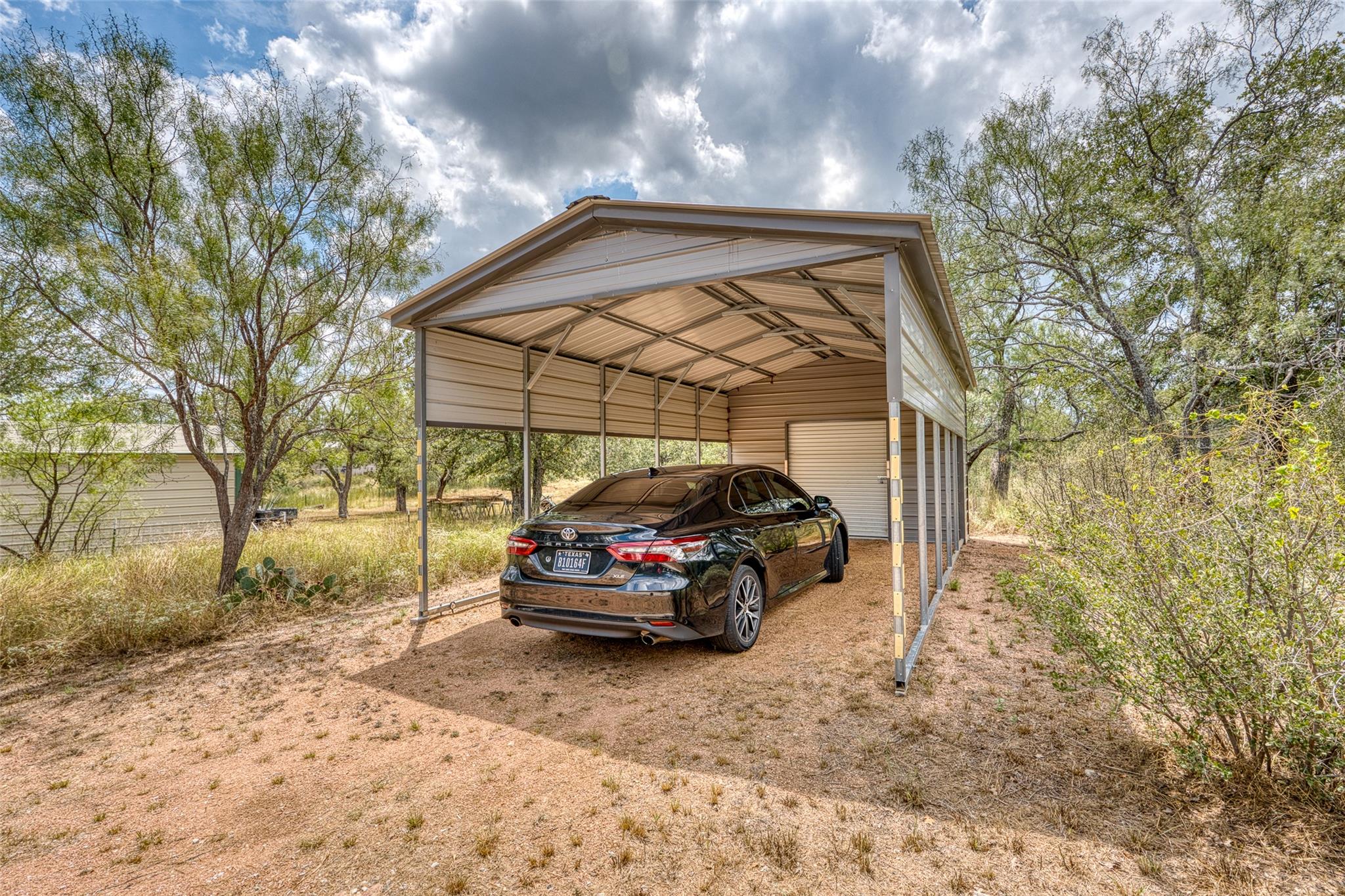 1039 Link Dr, Kingsland, TX 78639