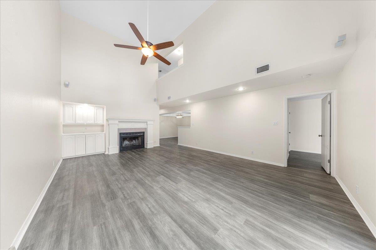 10900 Crown Colony Dr # B, Austin, TX 78747