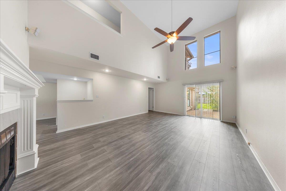 10900 Crown Colony Dr # B, Austin, TX 78747