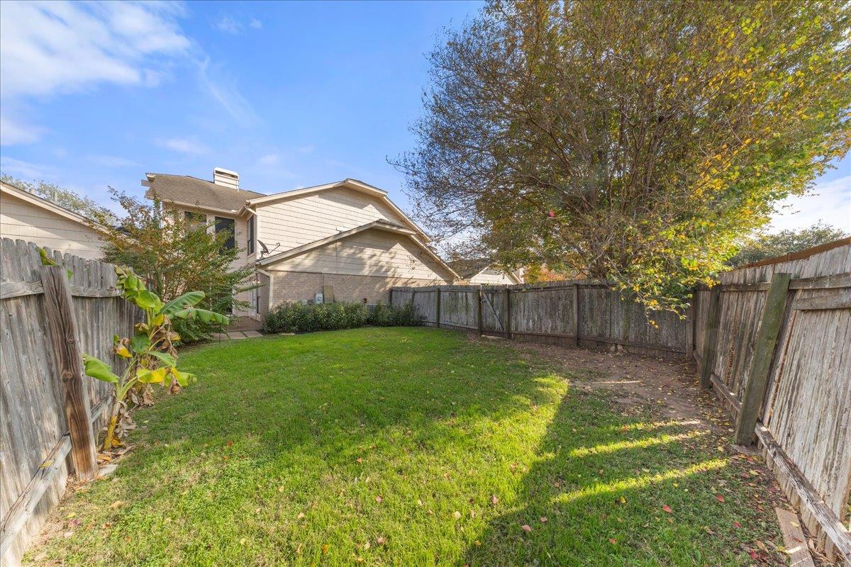 10900 Crown Colony Dr # B, Austin, TX 78747