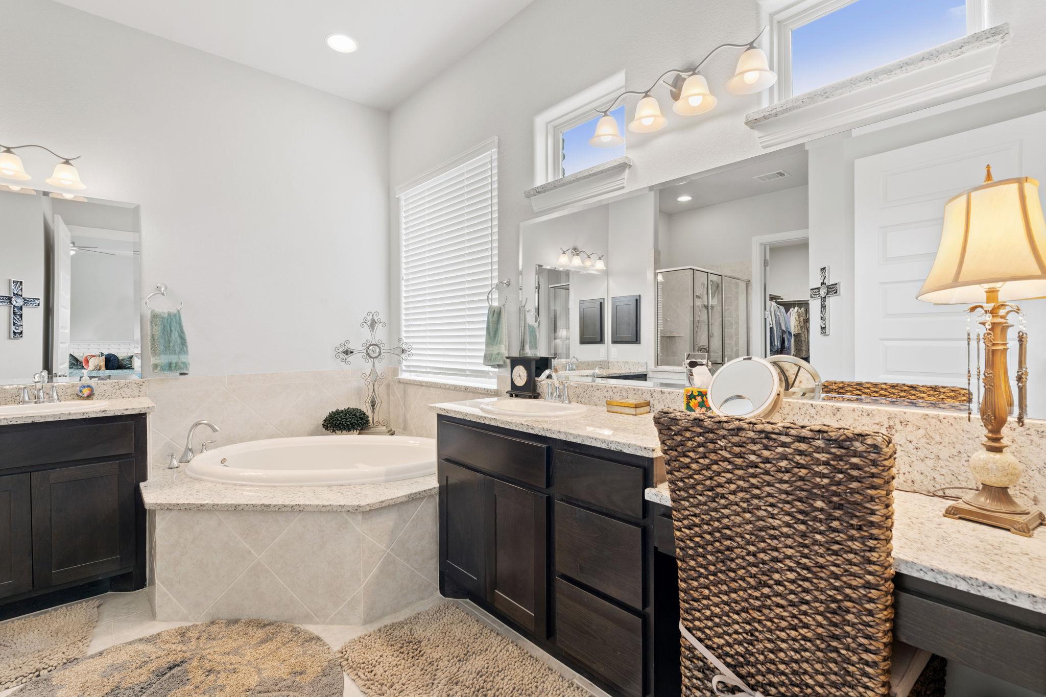 106 Gemstone, Horseshoe Bay, TX 78657