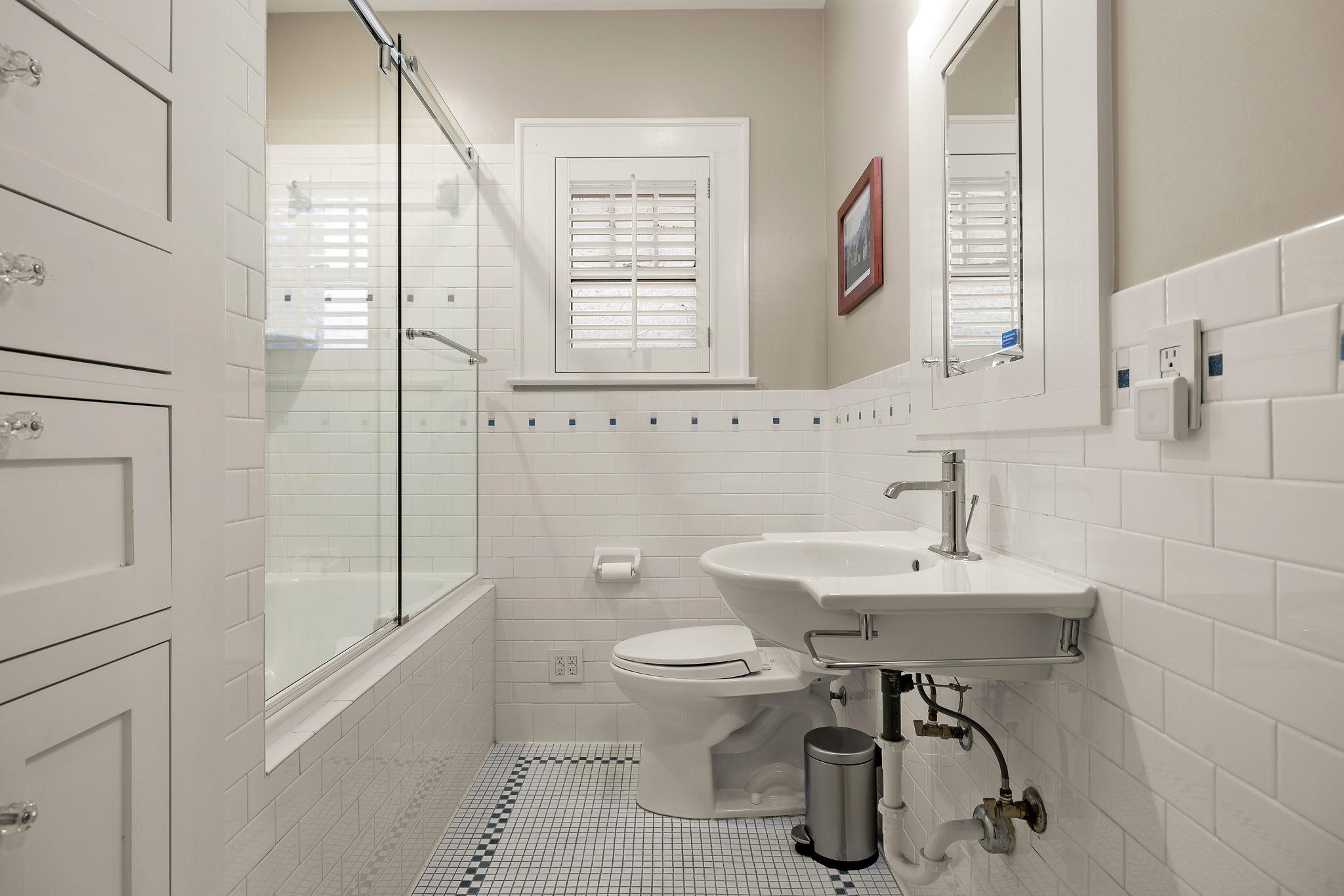 105 Laurel Ln, Austin, TX 78705