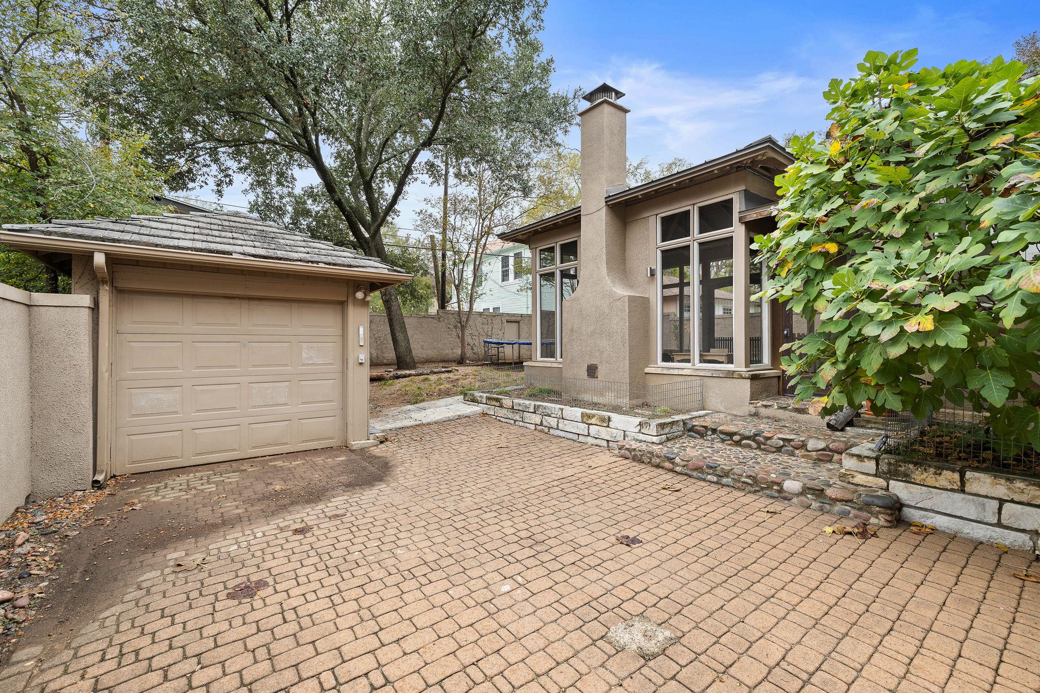 105 Laurel Ln, Austin, TX 78705