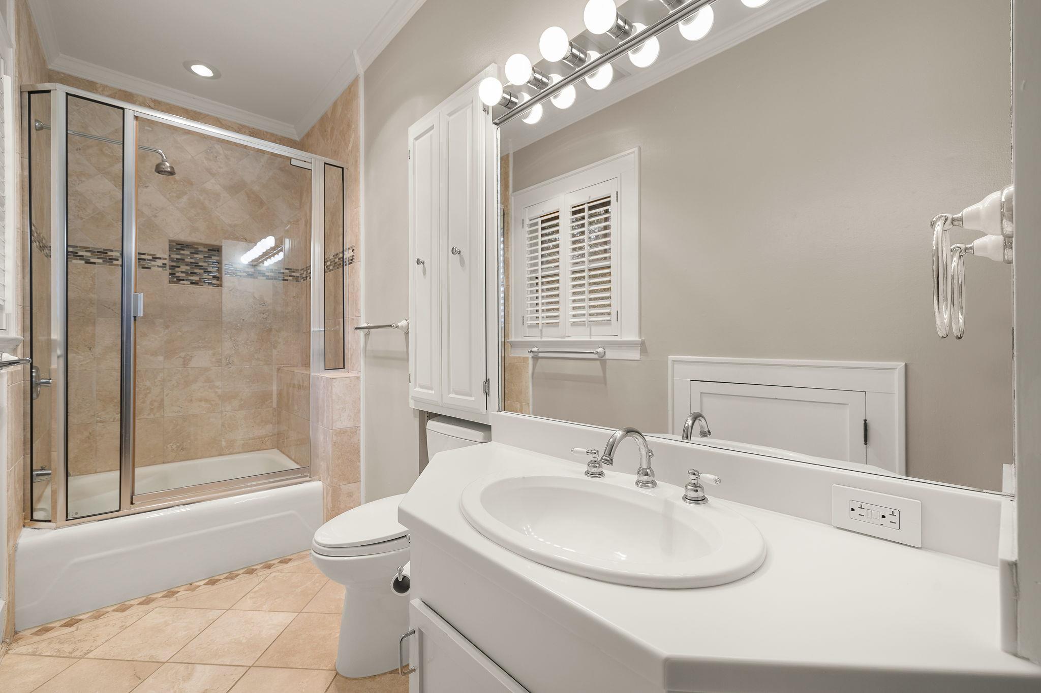 105 Laurel Ln, Austin, TX 78705