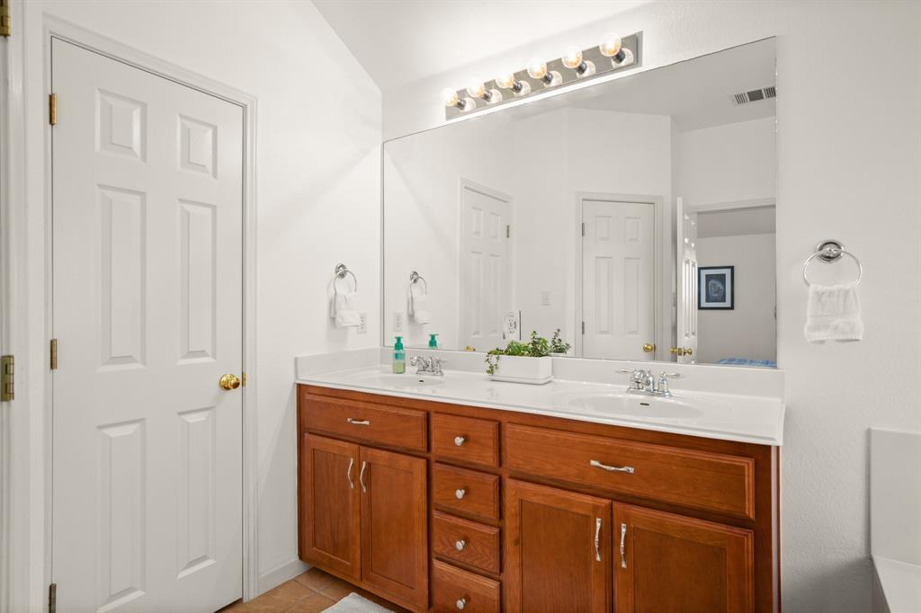 18729 Silent Water Way, Pflugerville, TX 78660