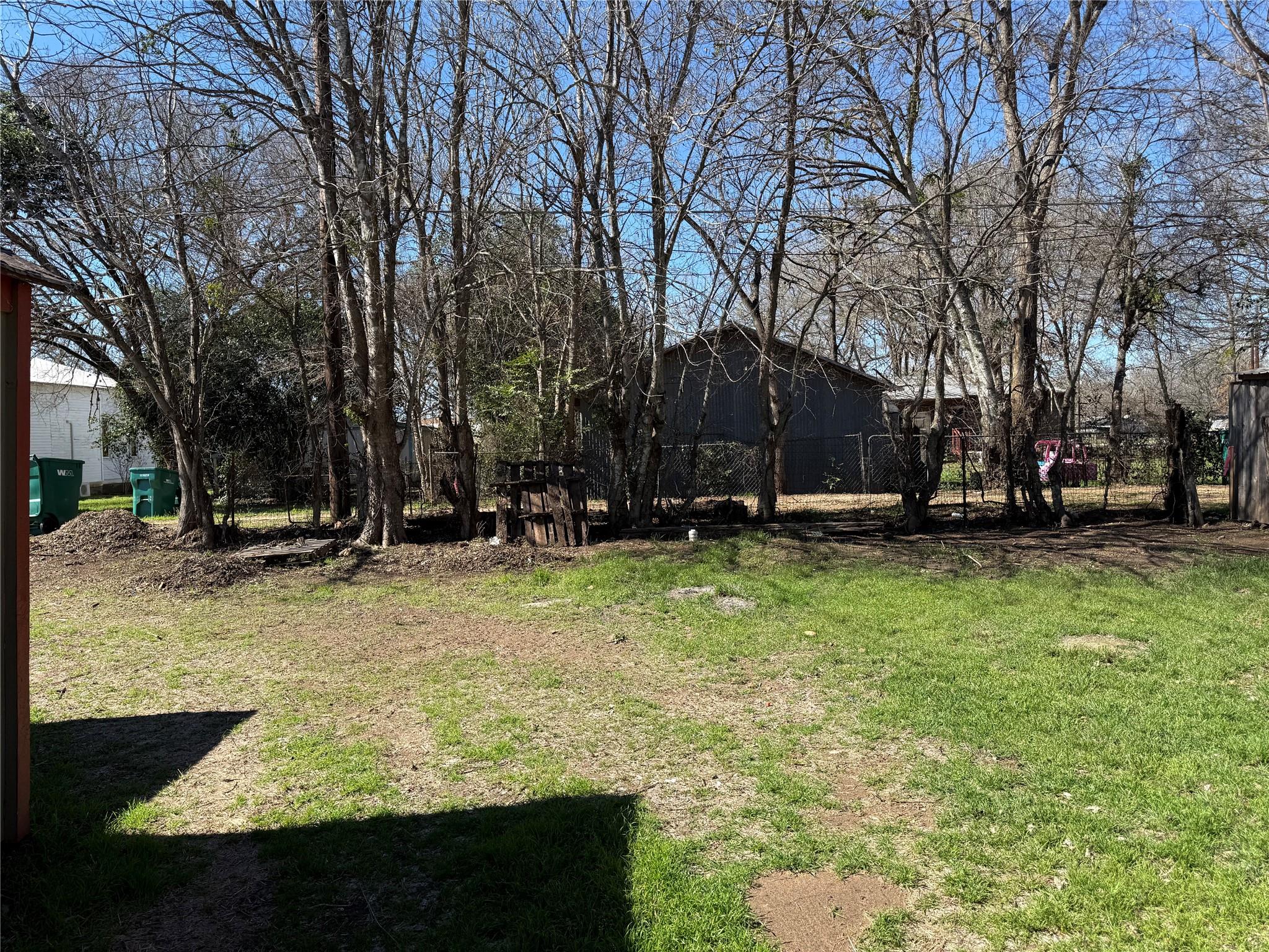 404 Lee St, Smithville, TX 78957