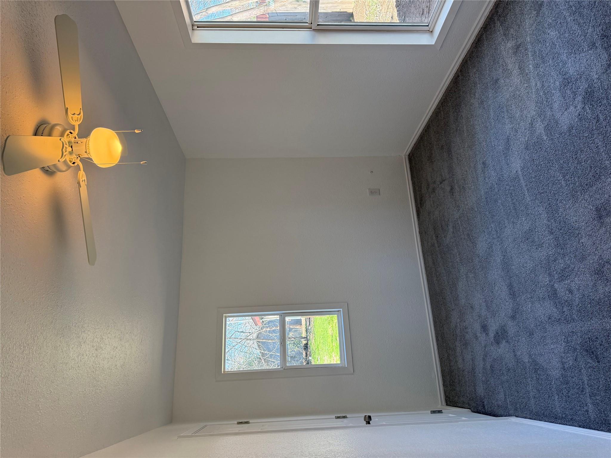 404 Lee St, Smithville, TX 78957