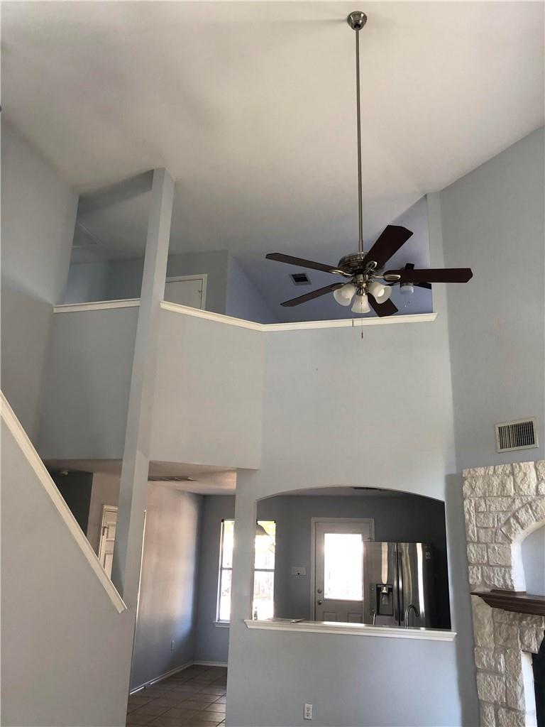 227 Mossy Rock Dr, Hutto, TX 78634