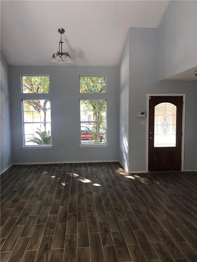 227 Mossy Rock Dr, Hutto, TX 78634