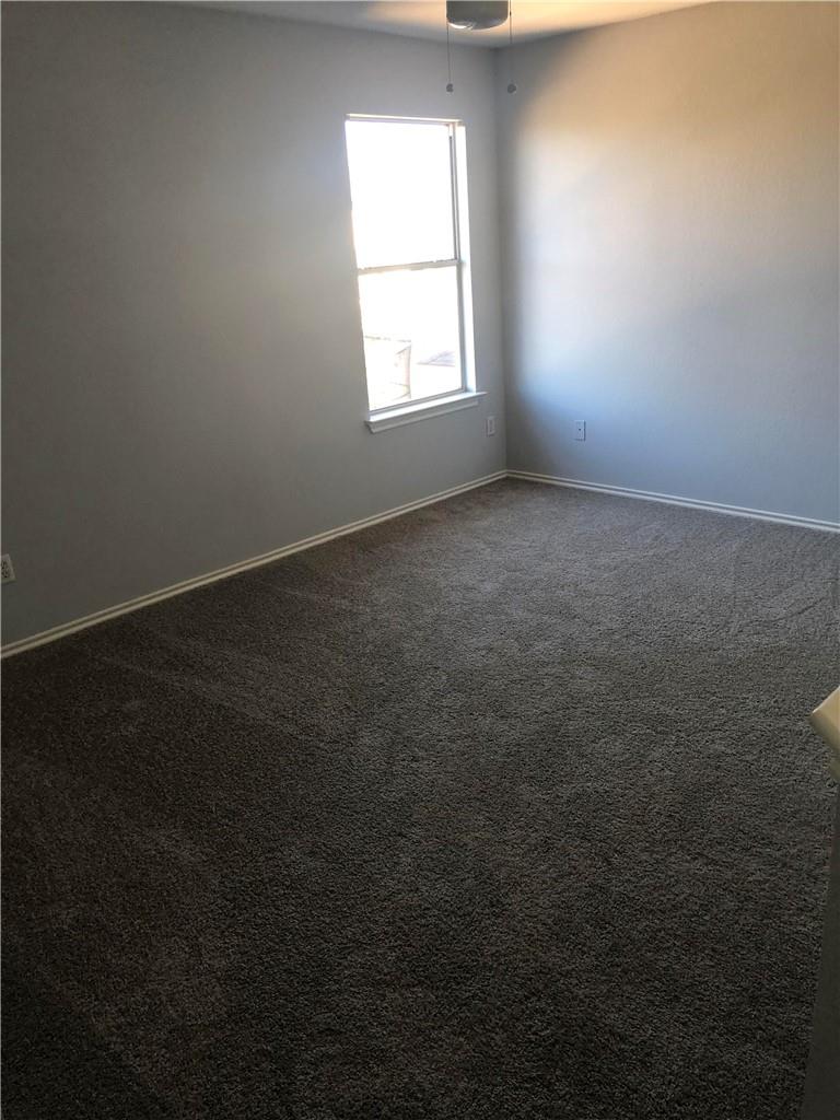 227 Mossy Rock Dr, Hutto, TX 78634