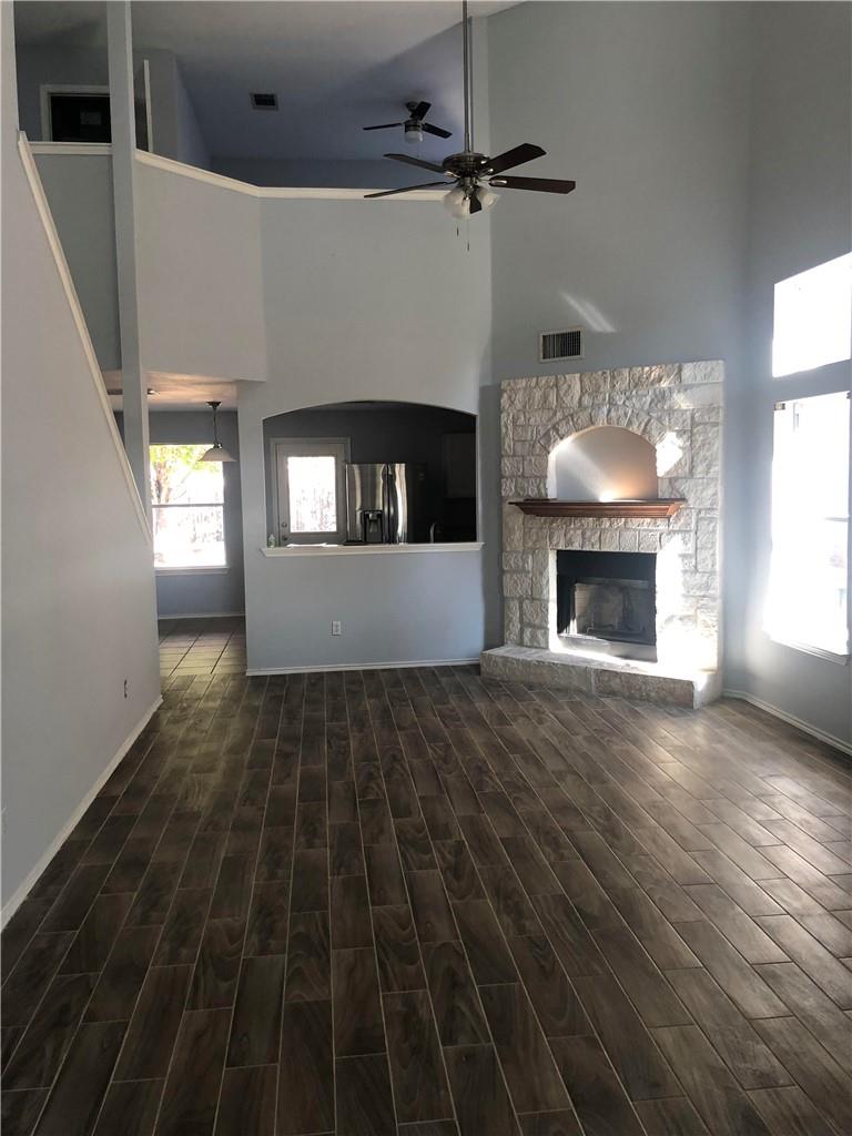 227 Mossy Rock Dr, Hutto, TX 78634