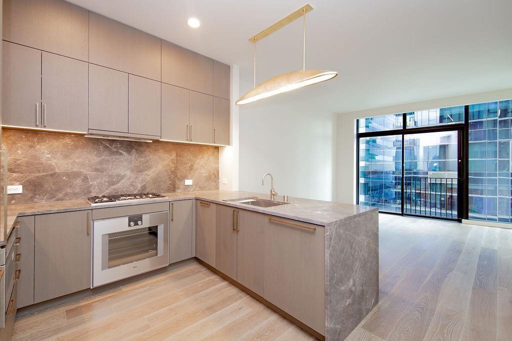 202 Nueces St # 2204, Austin, TX 78701