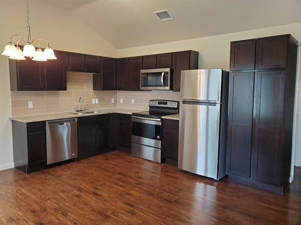 1310 W Pointe Pl, Lockhart, TX 78644