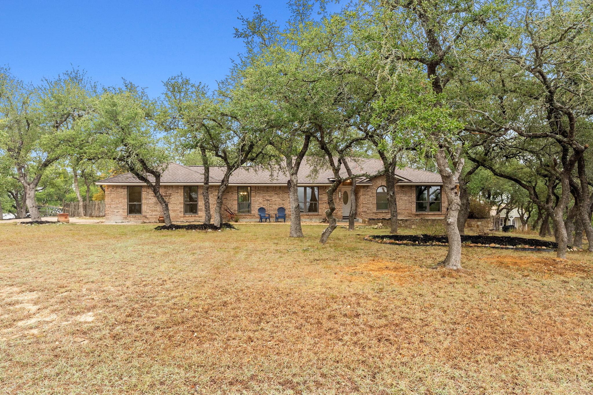 900 Morgan Hill Dr, Dripping Springs, TX 78620