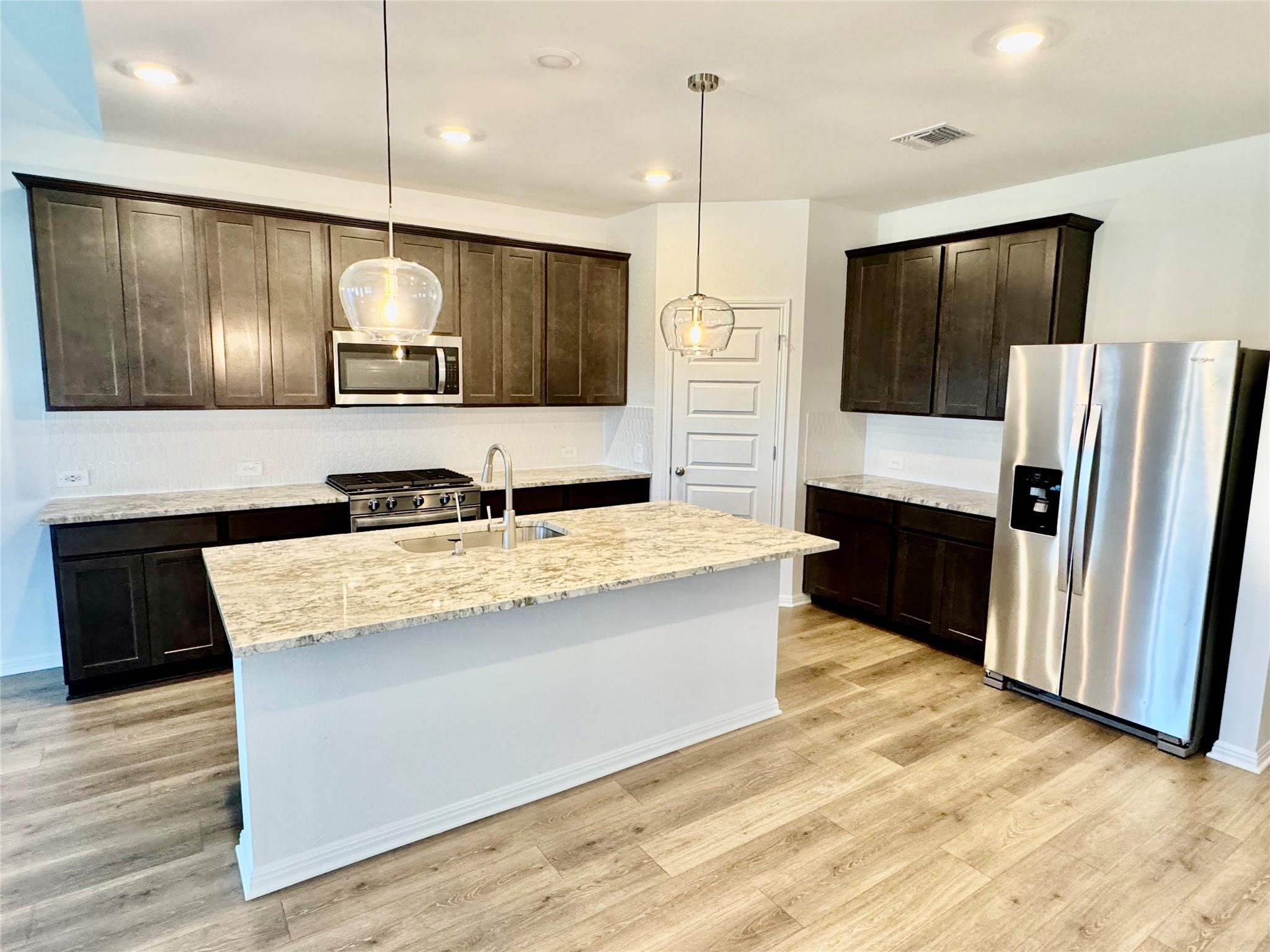 188 Coopers Hawk Cres, Cedar Creek, TX 78612