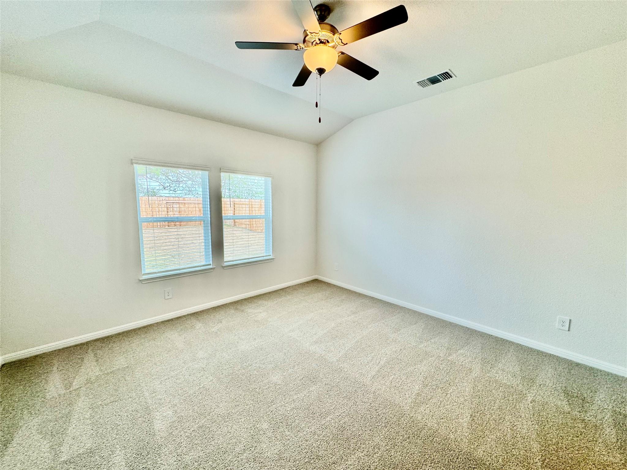 192 Coopers Hawk Cres, Cedar Creek, TX 78612