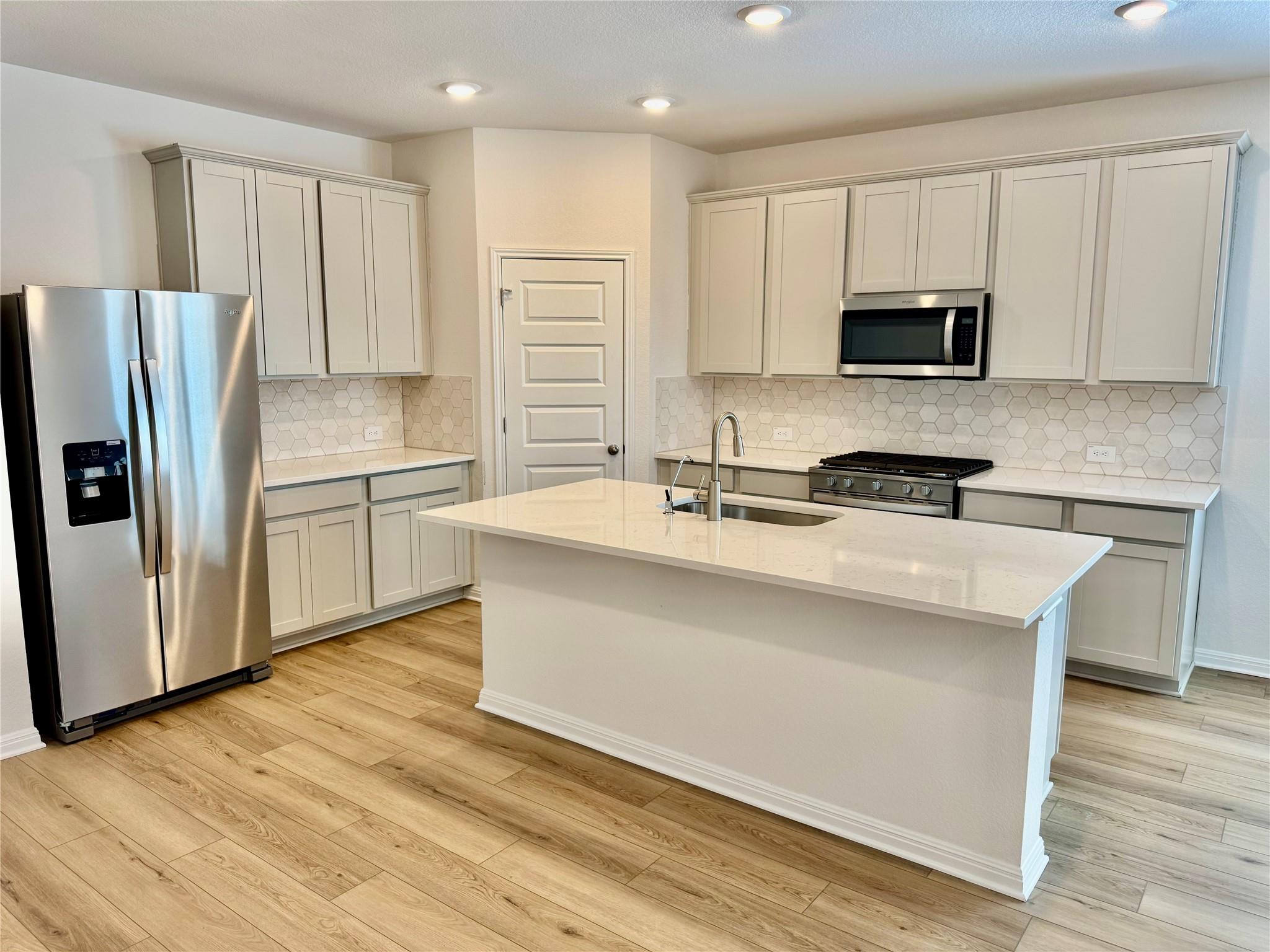 192 Coopers Hawk Cres, Cedar Creek, TX 78612