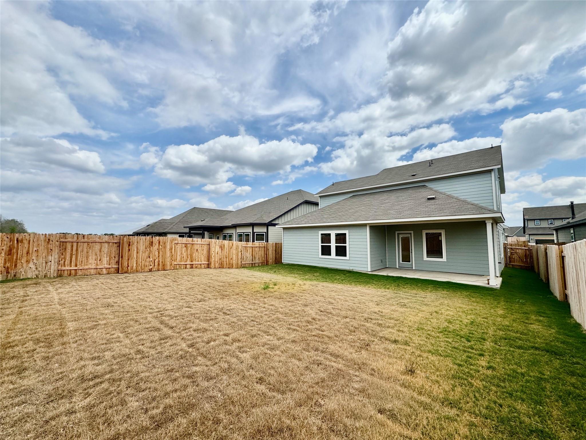 192 Coopers Hawk Cres, Cedar Creek, TX 78612