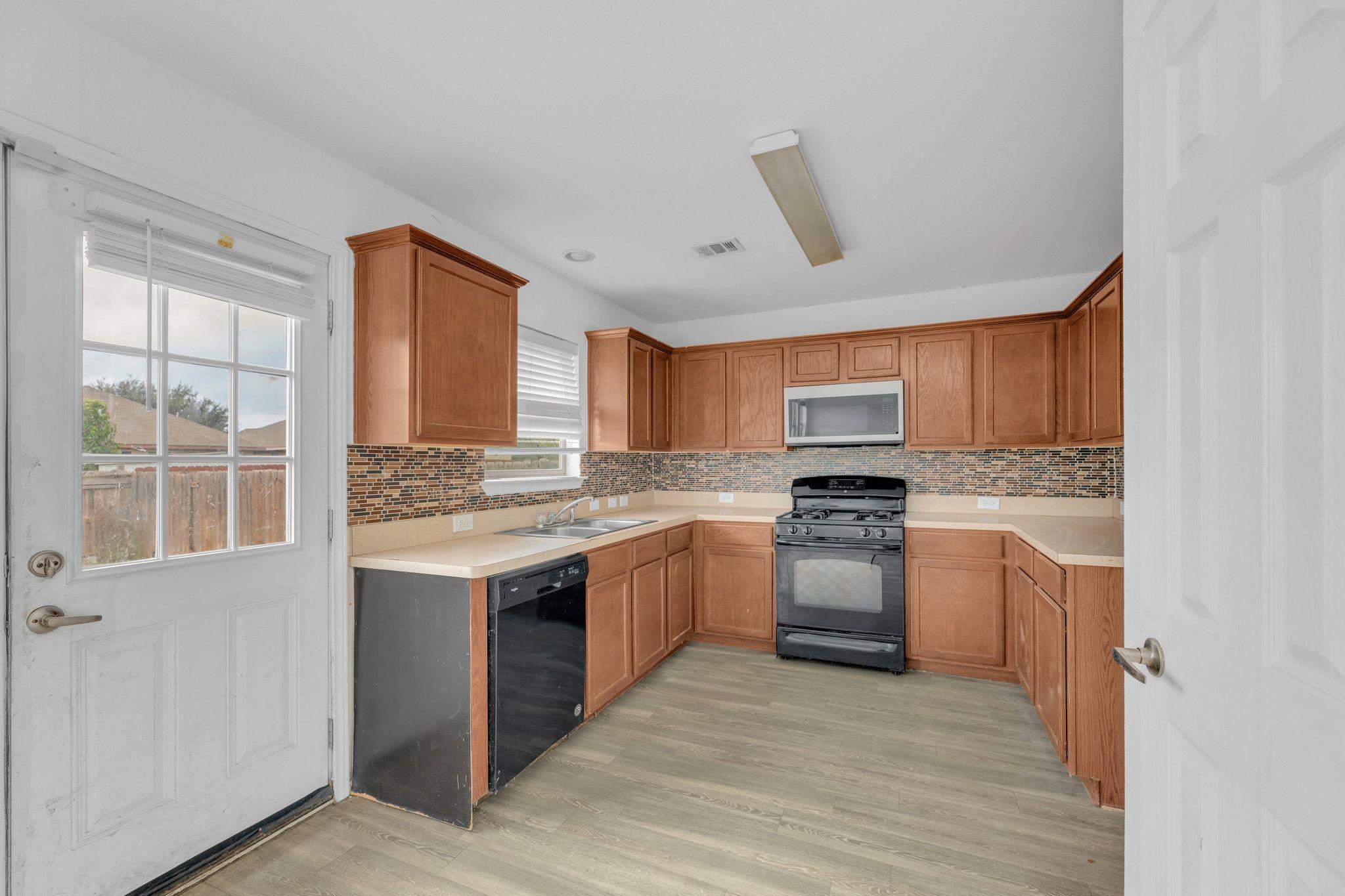 12213 Prairie Glen Ct, Del Valle, TX 78617