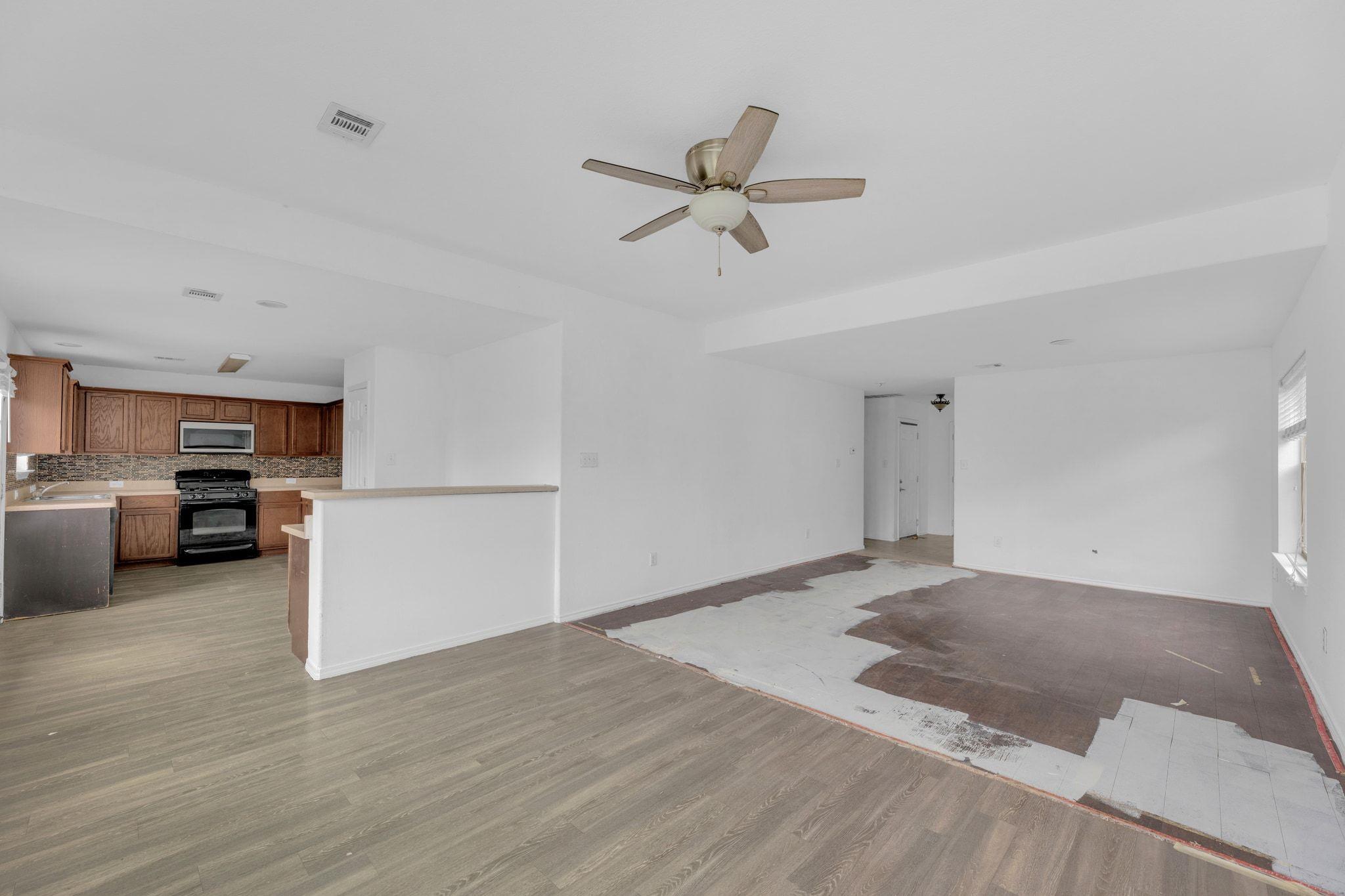 12213 Prairie Glen Ct, Del Valle, TX 78617