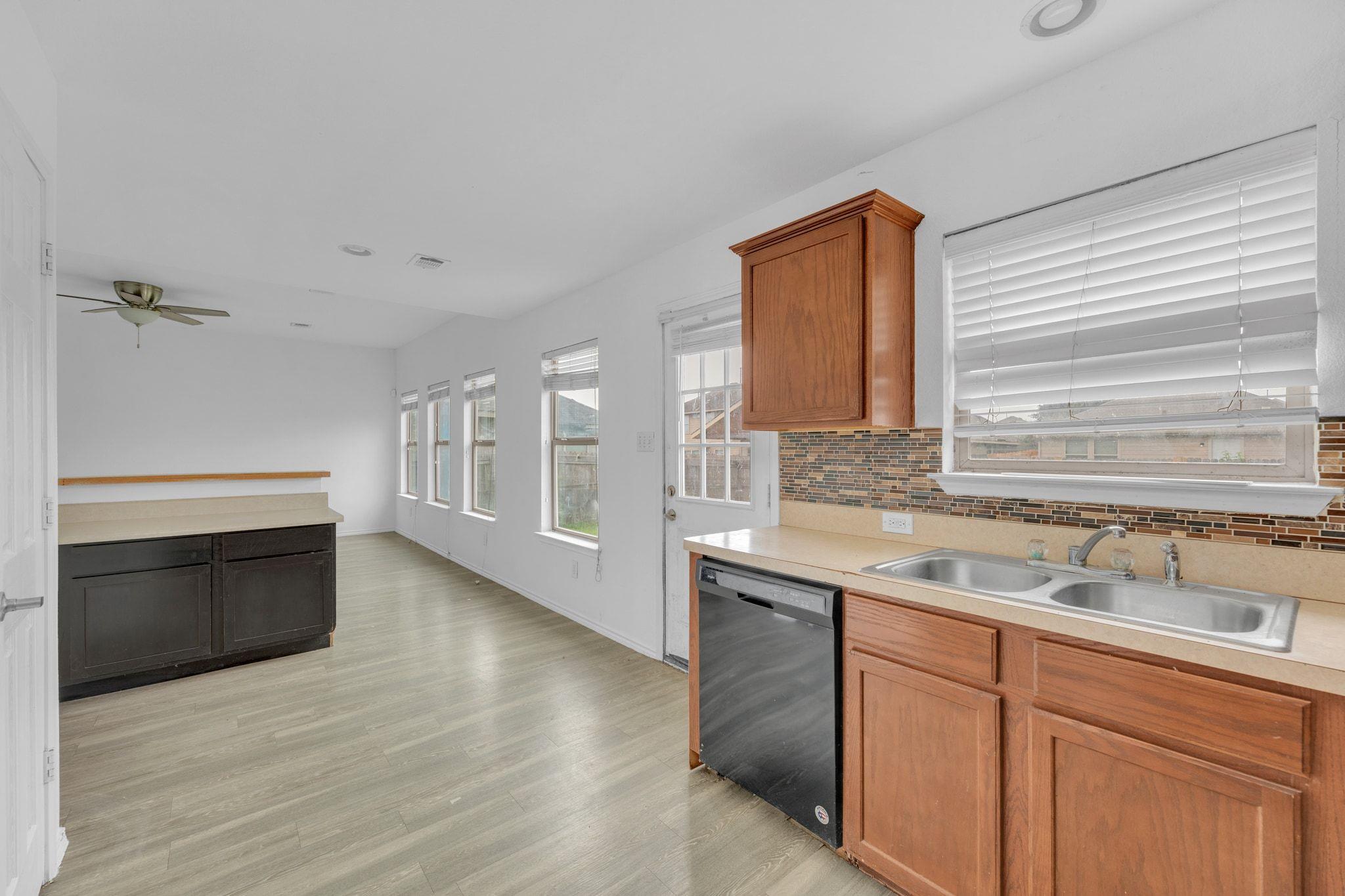 12213 Prairie Glen Ct, Del Valle, TX 78617