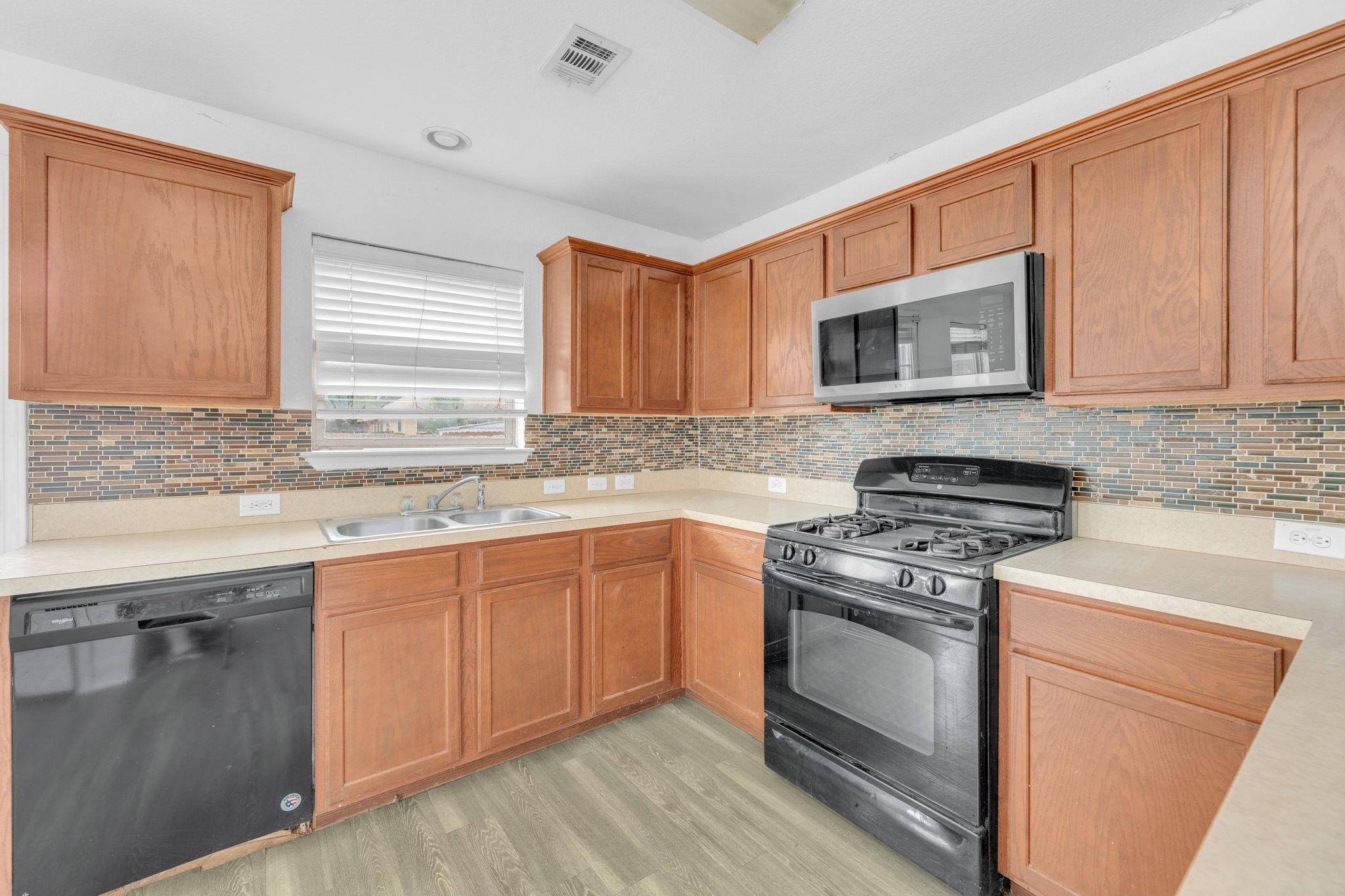 12213 Prairie Glen Ct, Del Valle, TX 78617