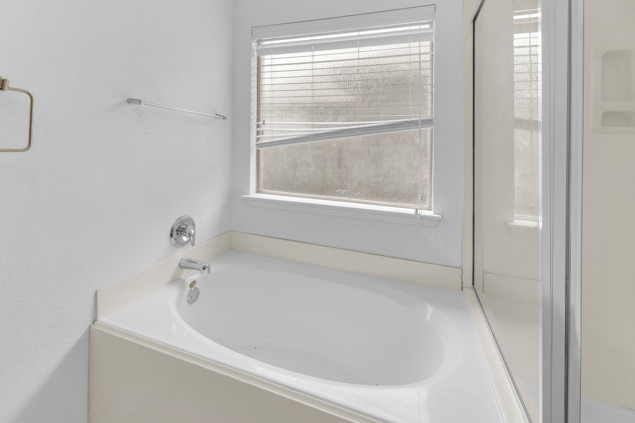 12213 Prairie Glen Ct, Del Valle, TX 78617