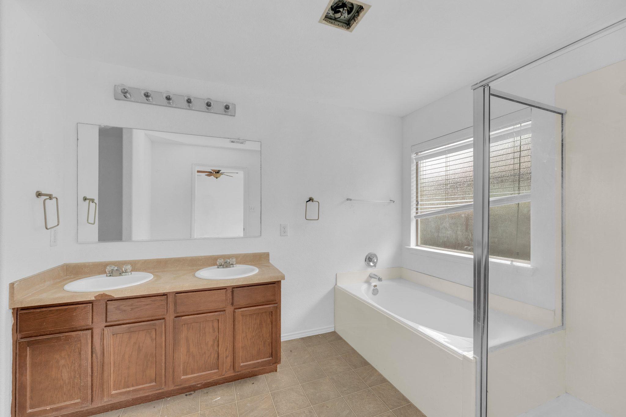 12213 Prairie Glen Ct, Del Valle, TX 78617