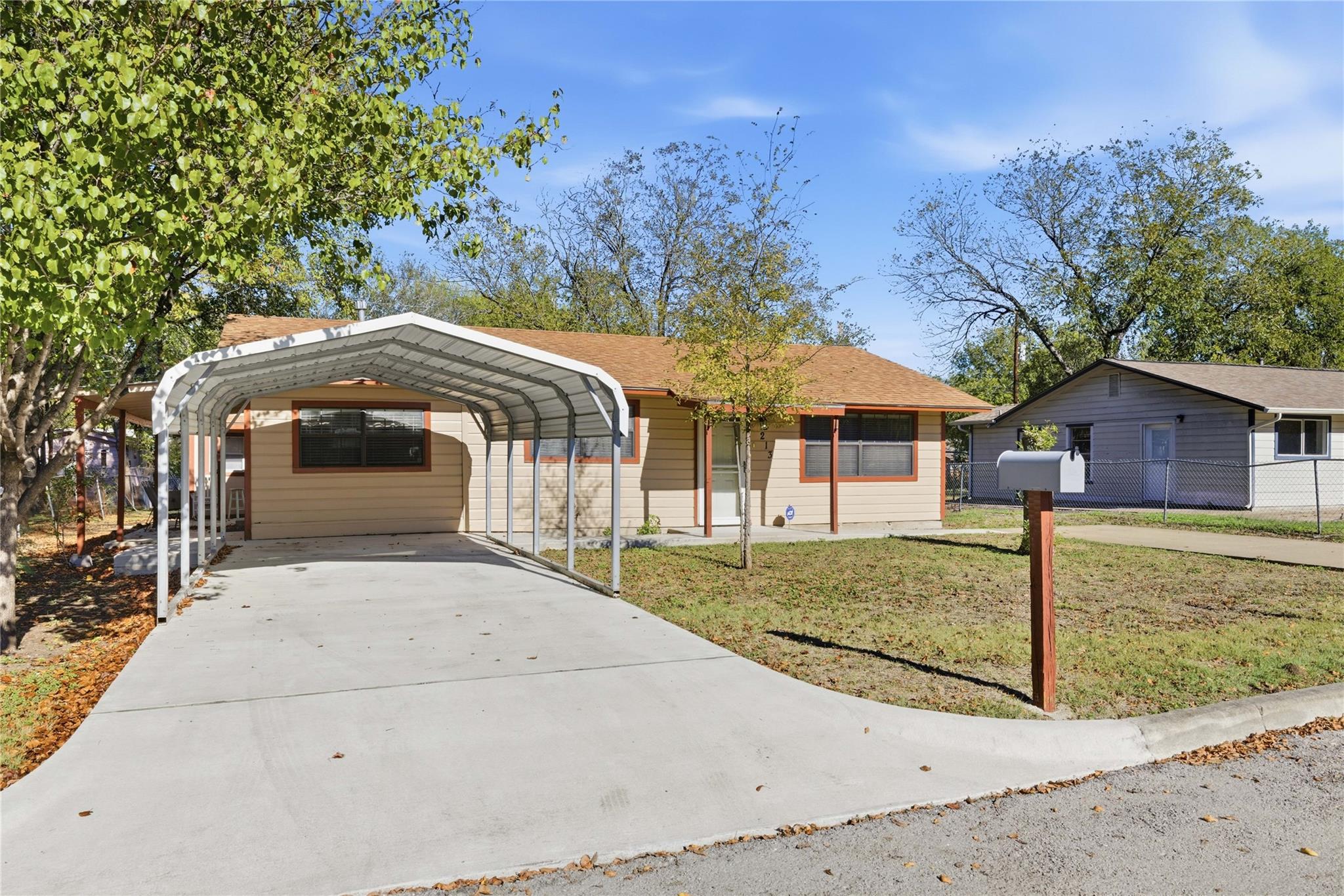 213 Ebony St, San Marcos, TX 78666