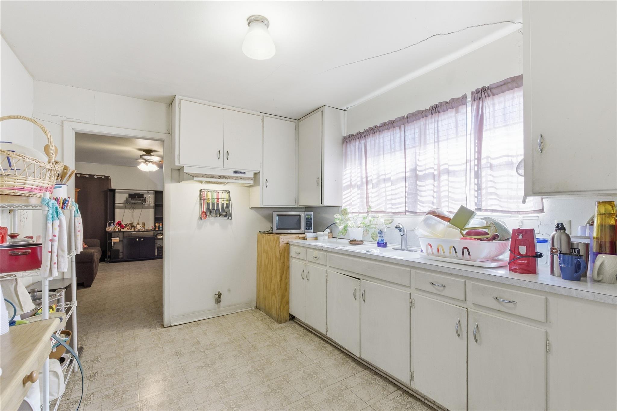 213 Ebony St, San Marcos, TX 78666