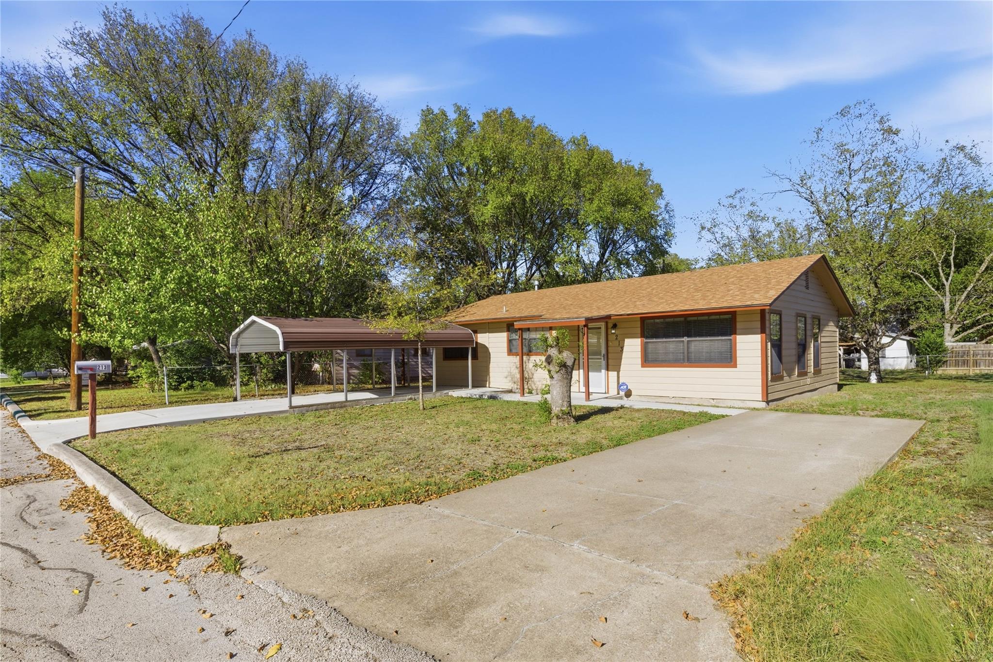 213 Ebony St, San Marcos, TX 78666