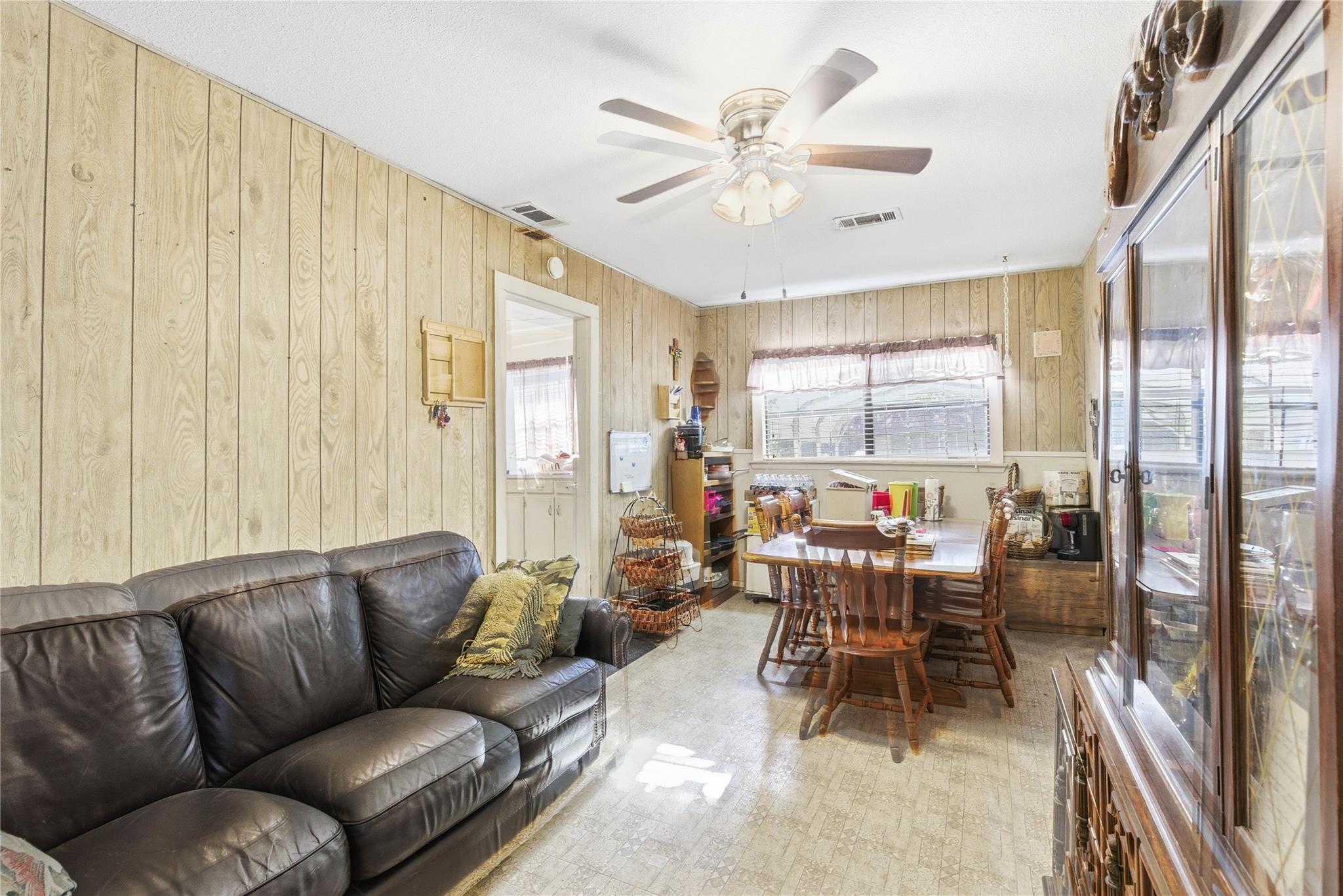 213 Ebony St, San Marcos, TX 78666