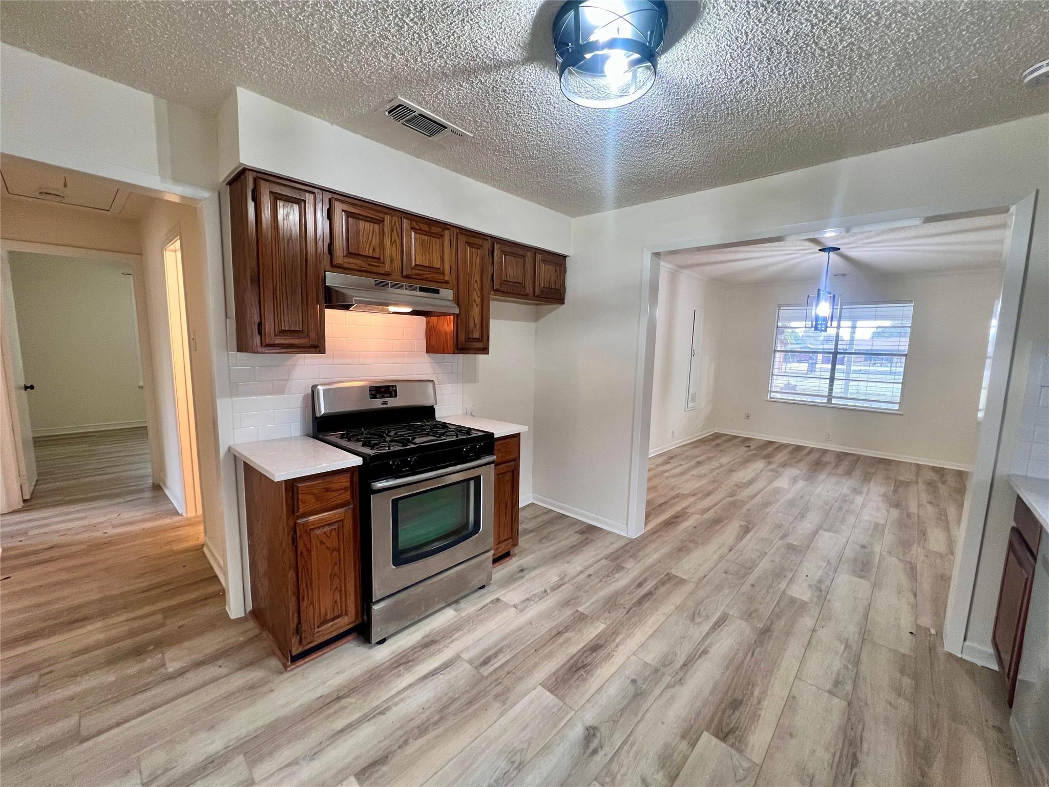 307 W Gibson, Thorndale, TX 76577