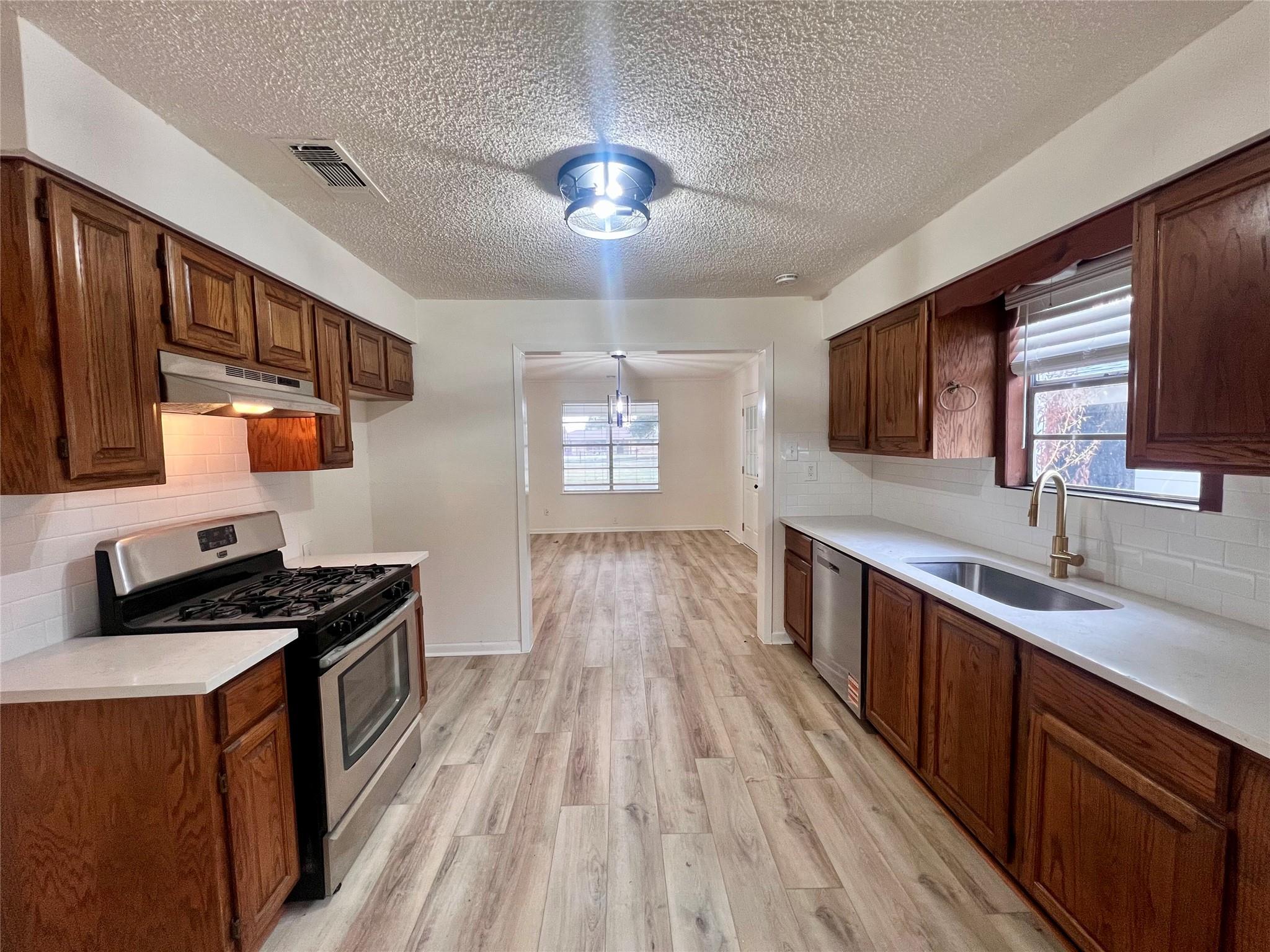 307 W Gibson, Thorndale, TX 76577