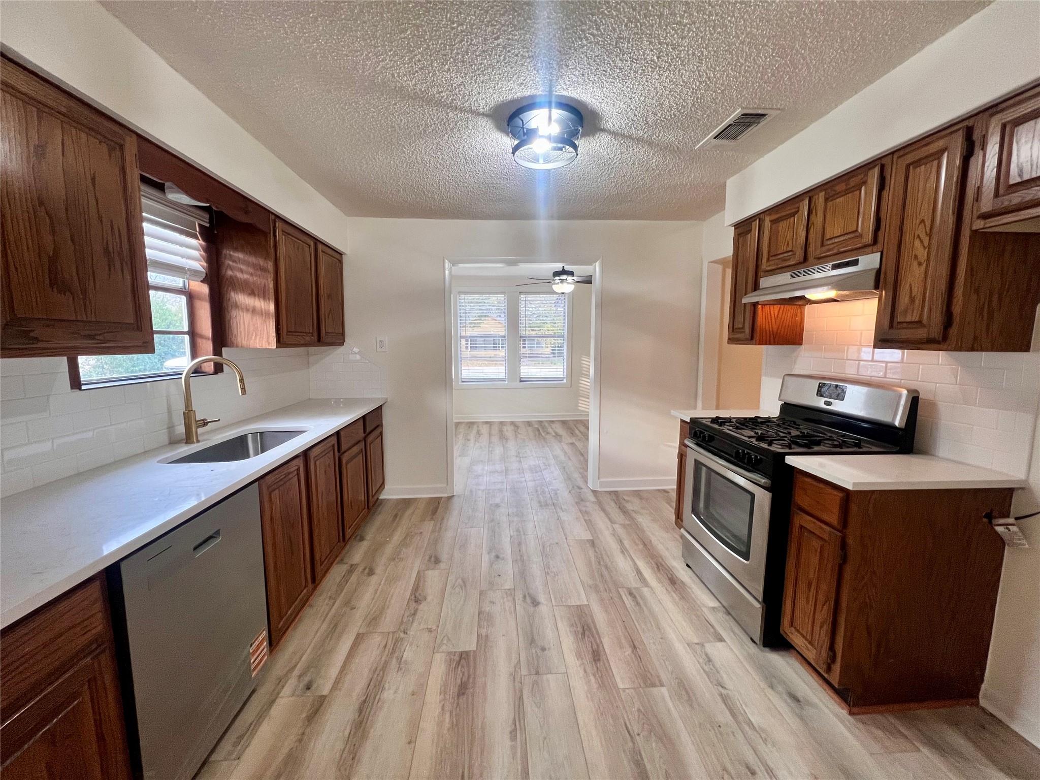 307 W Gibson, Thorndale, TX 76577