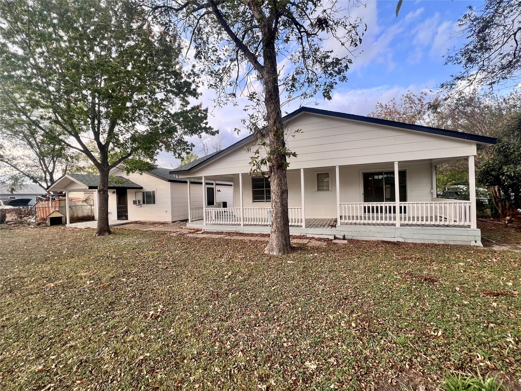 307 W Gibson, Thorndale, TX 76577